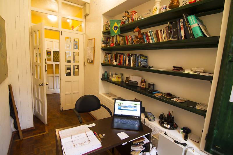 هتل Hostal Alcala