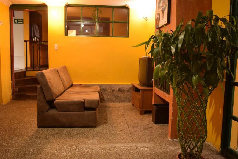 هتل Hostal Alcala