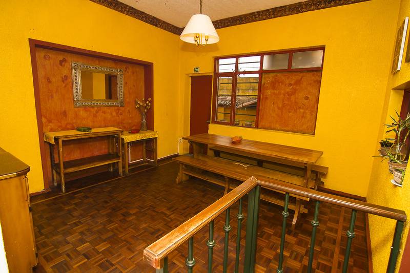 هتل Hostal Alcala