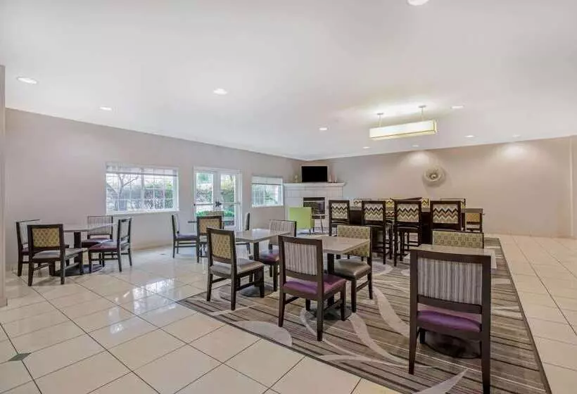 Отель La Quinta By Wyndham Modesto Salida