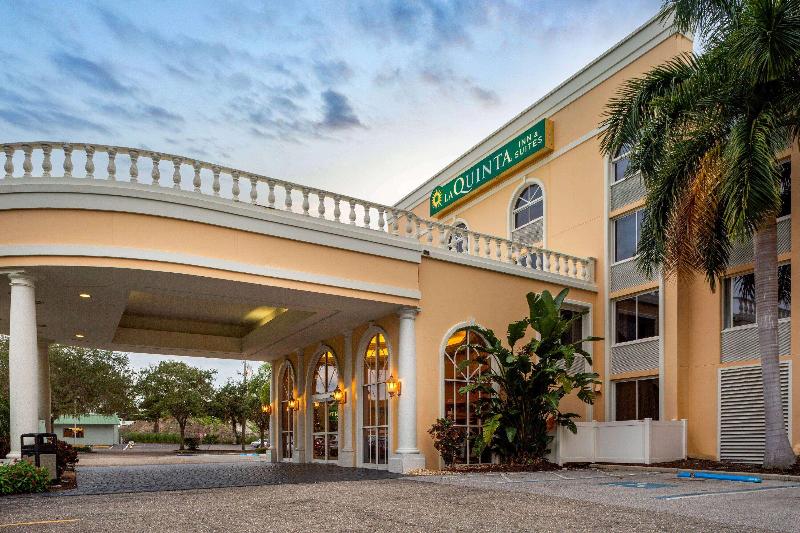 Отель La Quinta By Wyndham Sarasota Downtown