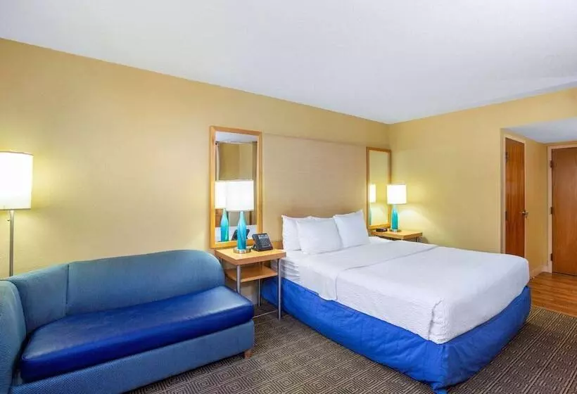 酒店 La Quinta By Wyndham Sarasota Downtown