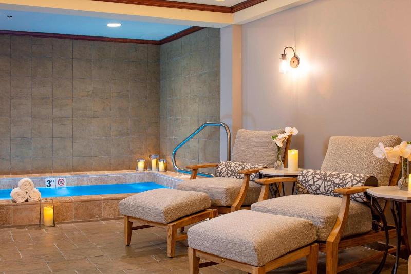 Otel Renaissance Shoals Resort And Spa