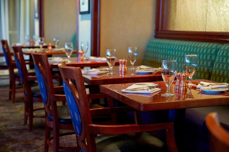 Otel Renaissance Shoals Resort And Spa