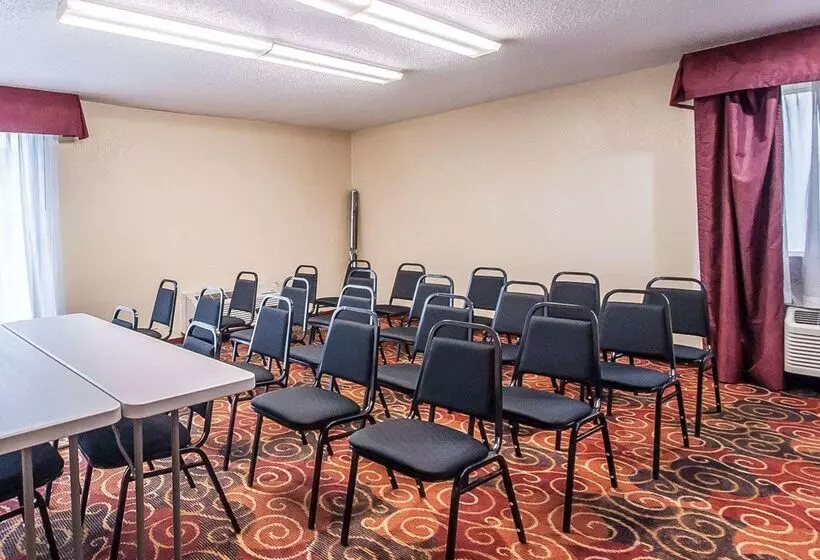 هتل Quality Inn & Suites Kansas City I435n Near Sports Complex