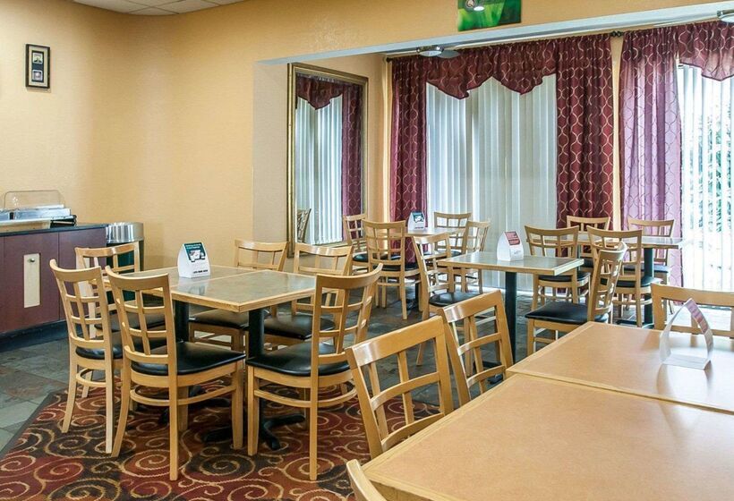 ホテル Quality Inn & Suites Kansas City I435n Near Sports Complex