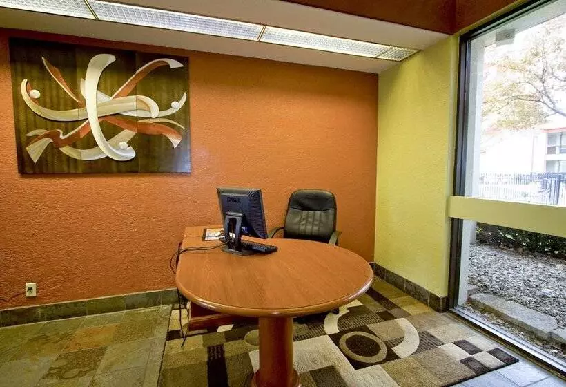 هتل Quality Inn & Suites Kansas City I435n Near Sports Complex