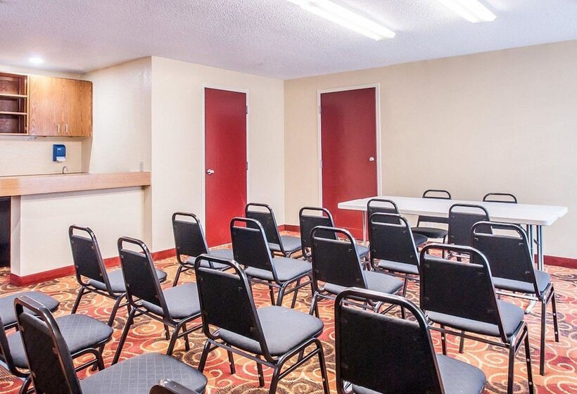 ホテル Quality Inn & Suites Kansas City I435n Near Sports Complex