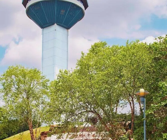 ホテル Renaissance Shoals Resort And Spa