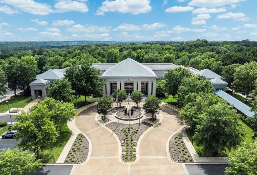 ホテル Renaissance Shoals Resort And Spa