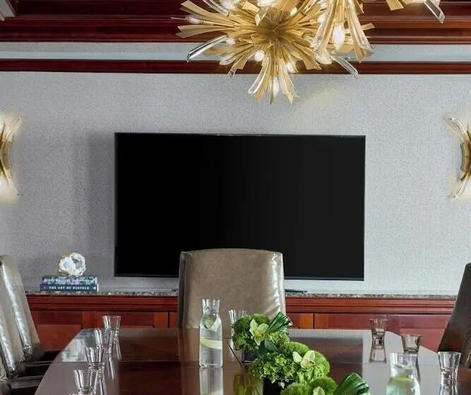 ホテル Renaissance Shoals Resort And Spa