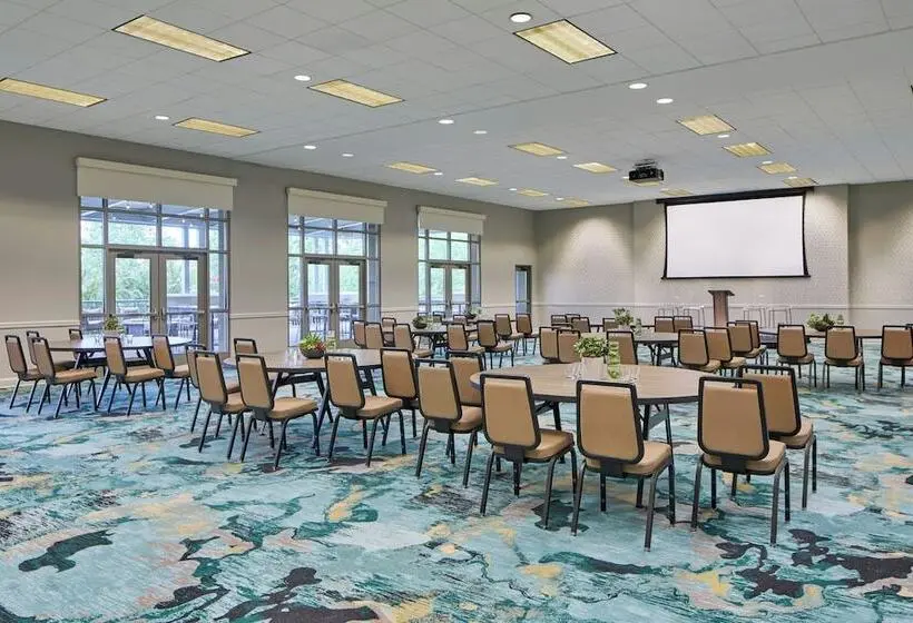 ホテル Renaissance Shoals Resort And Spa