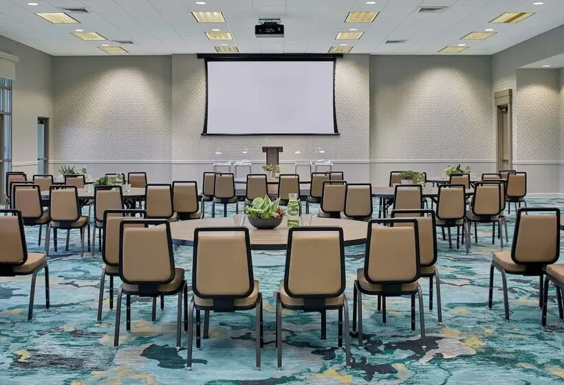 ホテル Renaissance Shoals Resort And Spa