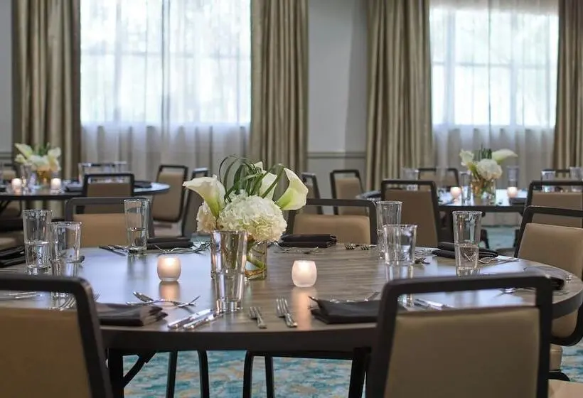 ホテル Renaissance Shoals Resort And Spa