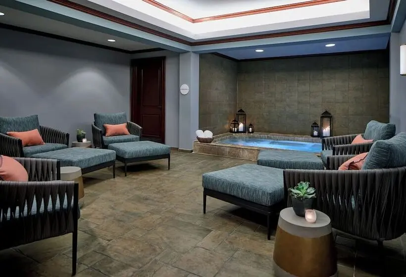 ホテル Renaissance Shoals Resort And Spa