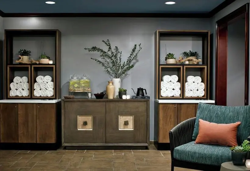ホテル Renaissance Shoals Resort And Spa