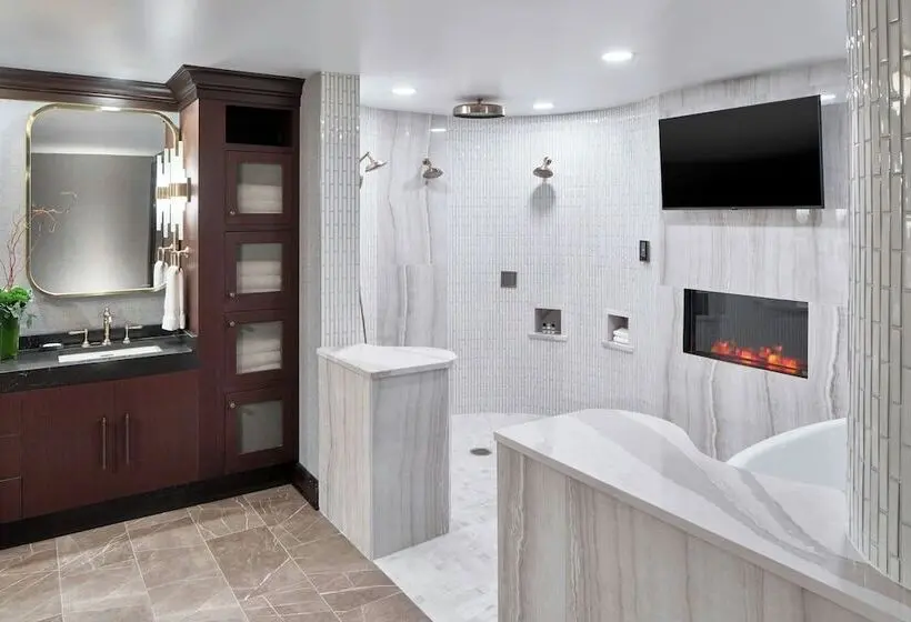 ホテル Renaissance Shoals Resort And Spa