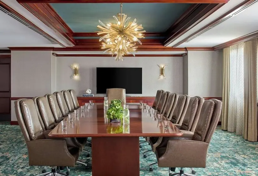 ホテル Renaissance Shoals Resort And Spa
