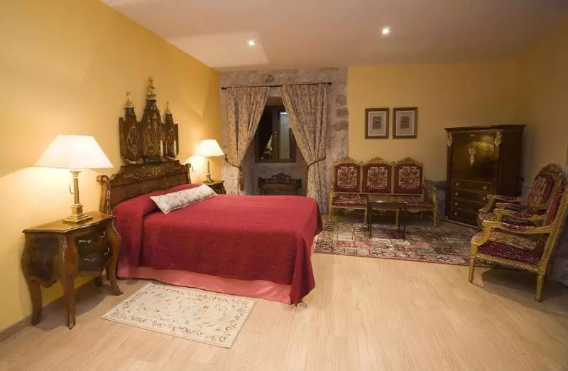 Hotel Residencia Real Del Castillo De Curiel