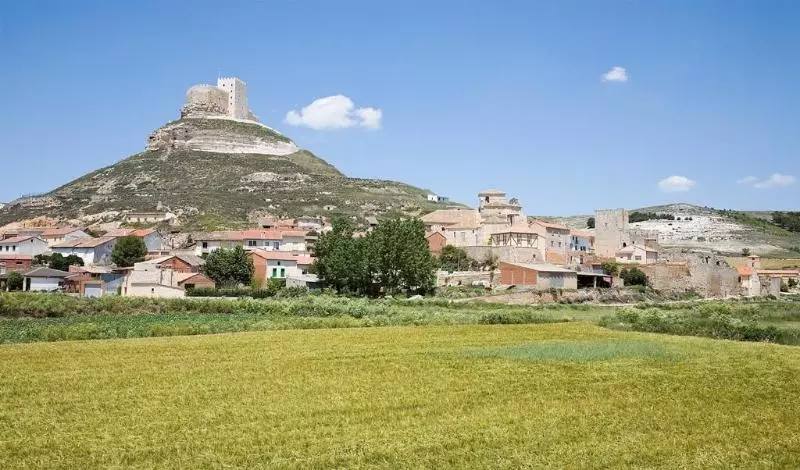 Hotel Residencia Real Del Castillo De Curiel