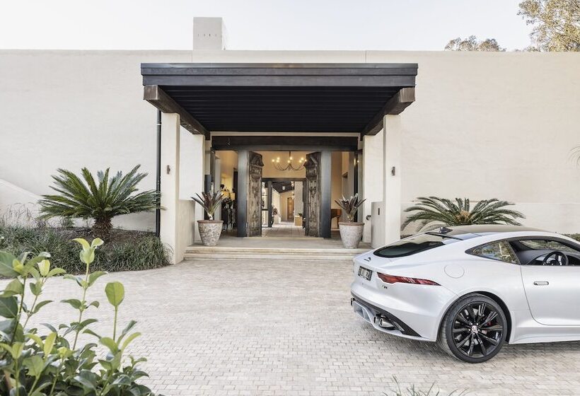 Отель Tower Lodge