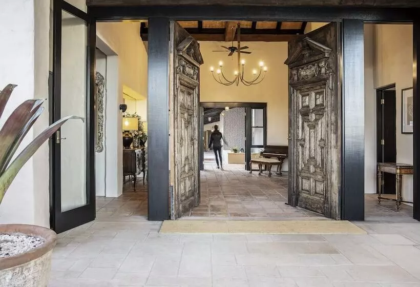 فندق Tower Lodge