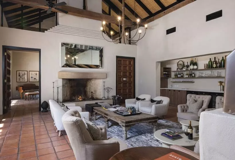 فندق Tower Lodge