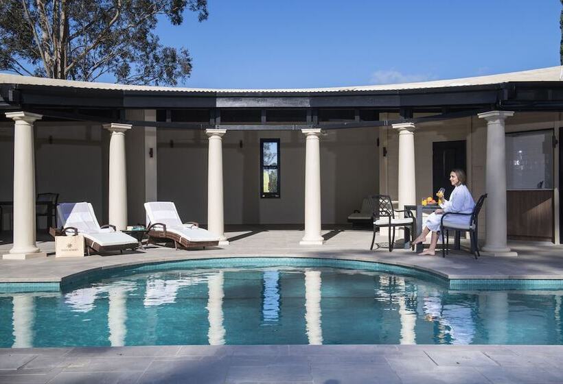 Отель Tower Lodge