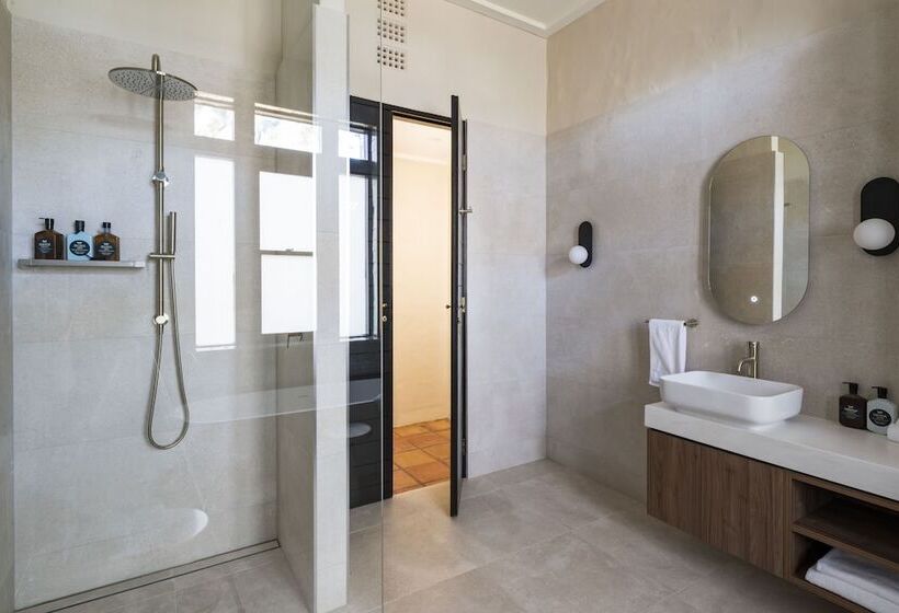 Отель Tower Lodge