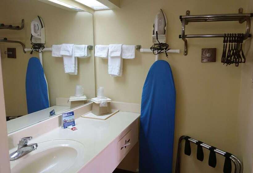 בית מלון כפרי Travelodge By Wyndham Knoxville East