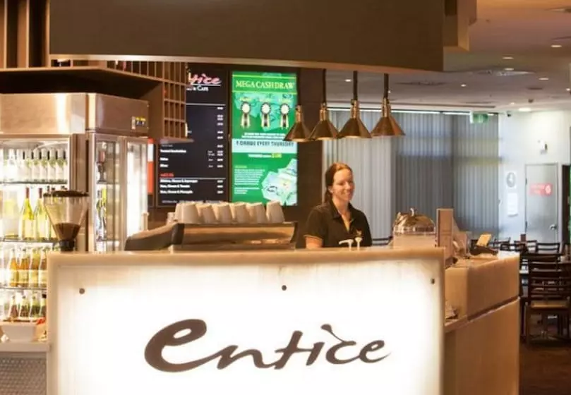 Отель Wine Country Motor Inn