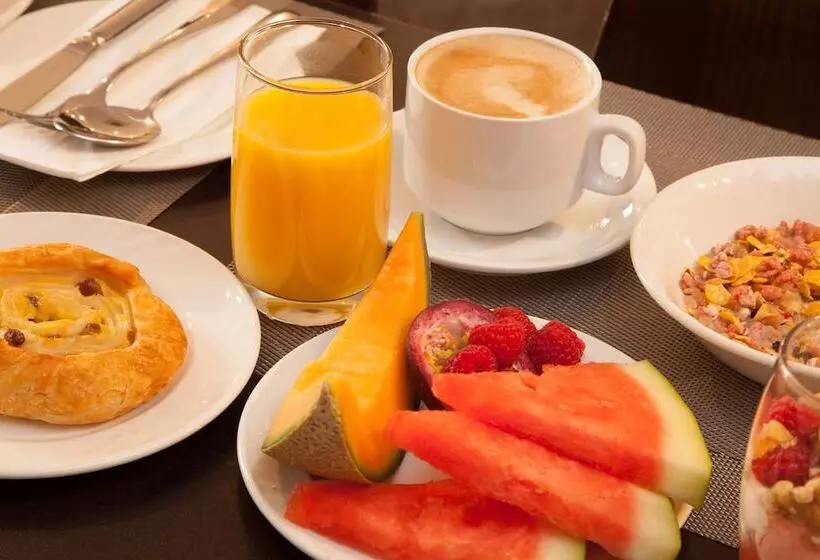 Отель Wine Country Motor Inn