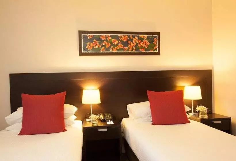 Отель Wine Country Motor Inn