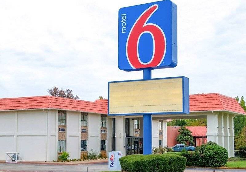 Motel 6 palestine, Tx