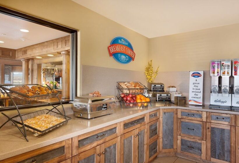 Pinedale Hotel & Suites