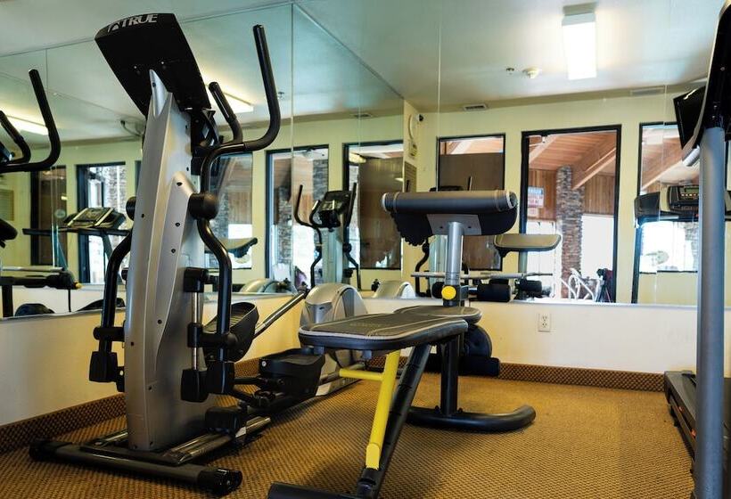 Pinedale Hotel & Suites