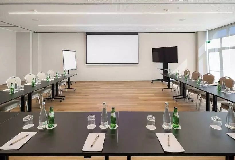 Crowne Plaza Caparica Lisbon