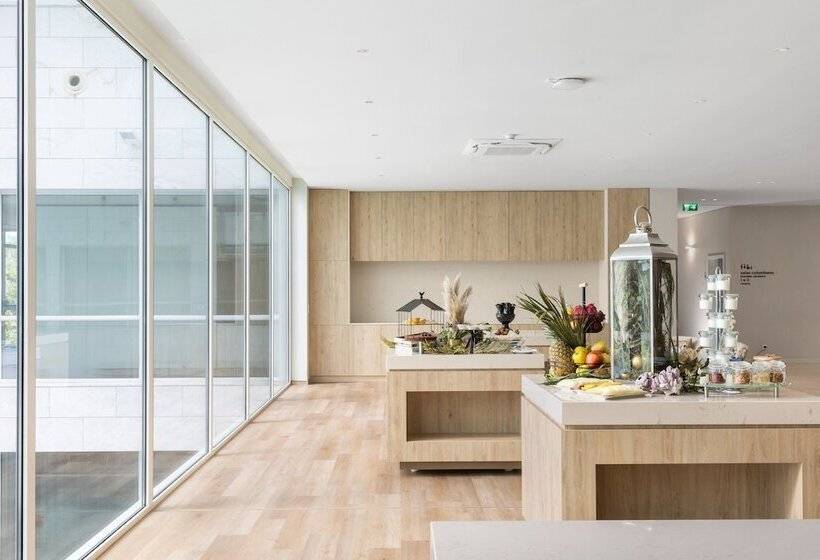 Crowne Plaza Caparica Lisbon