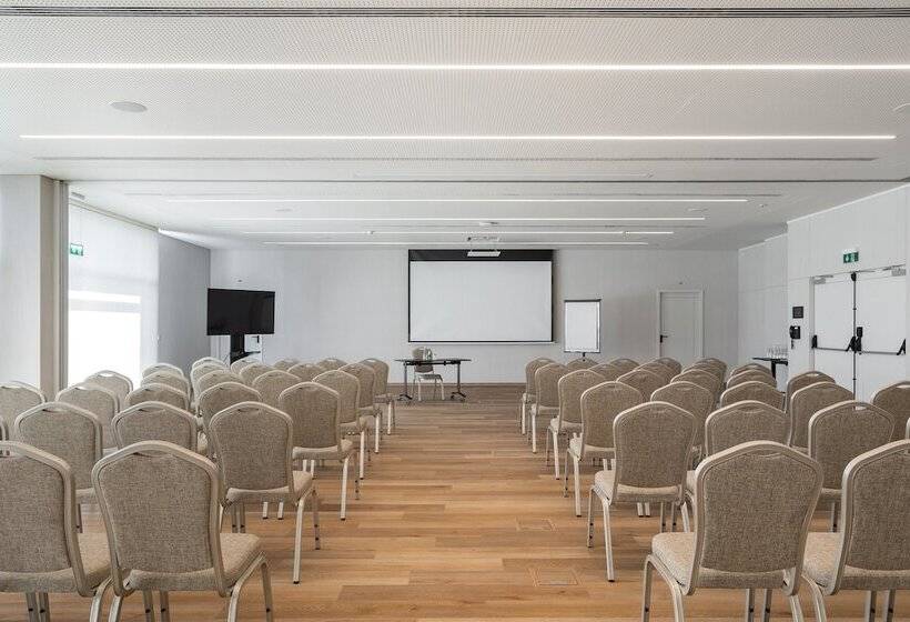 Crowne Plaza Caparica Lisbon