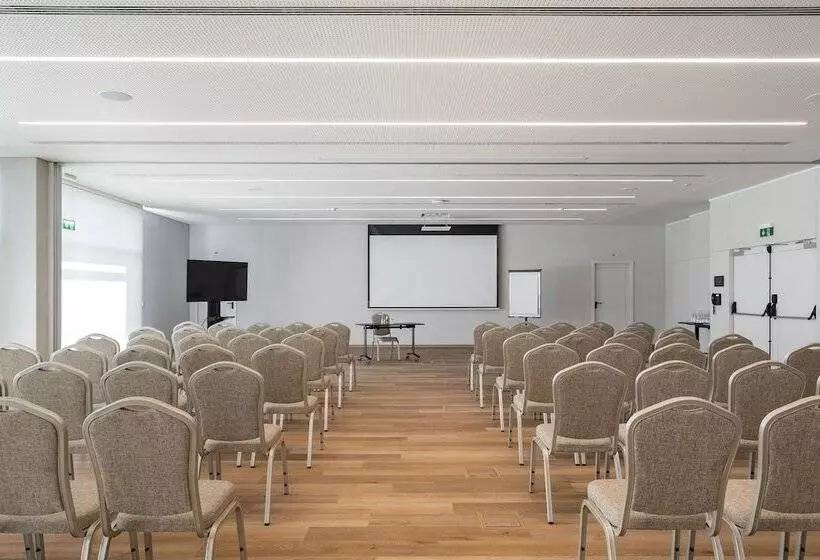 Crowne Plaza Caparica Lisbon