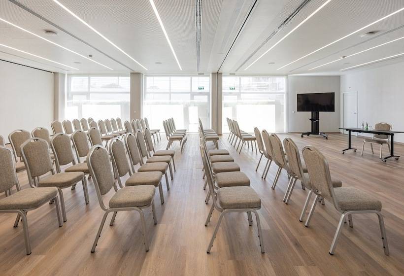 Crowne Plaza Caparica Lisbon