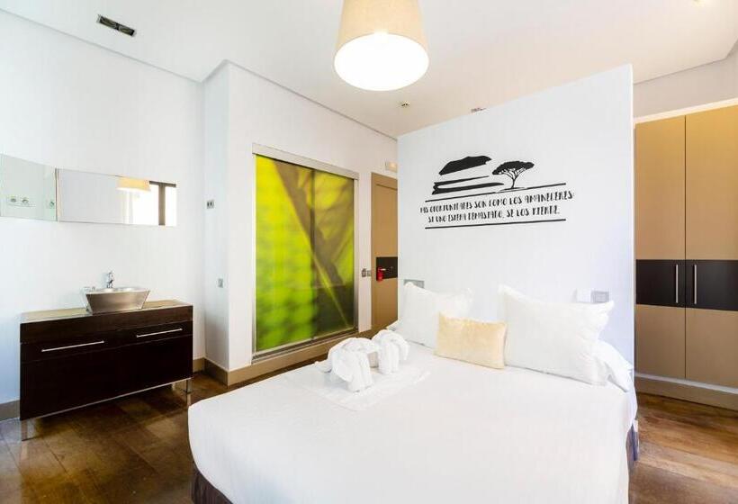 مسافرخانه Madrid House Rooms