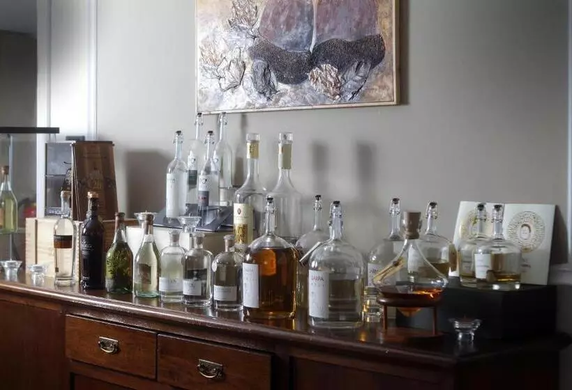 فندق Albergo Della Roccia