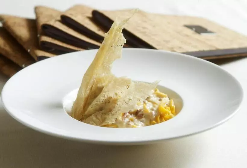 فندق Albergo Della Roccia