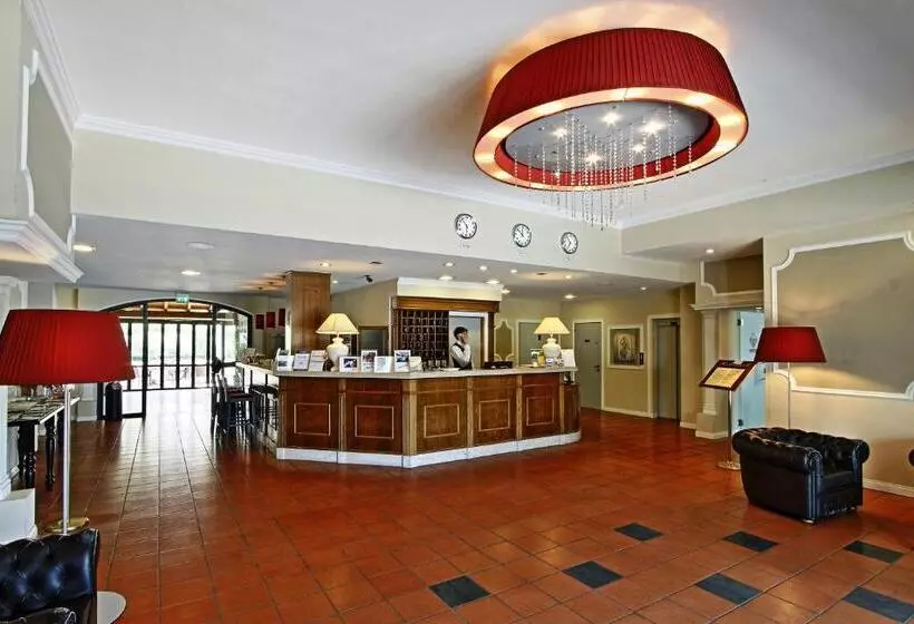 فندق Albergo Della Roccia