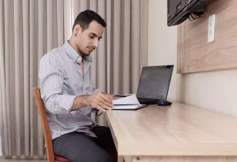 Отель Dan Inn Araraquara