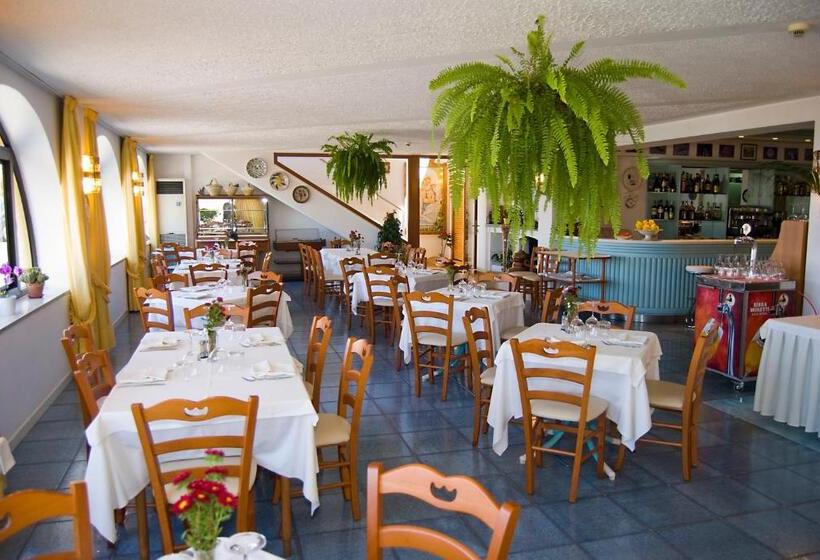 ホテル La Primavera