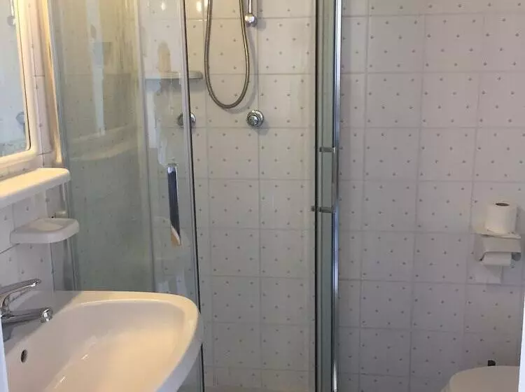 Отель Pithaecusa