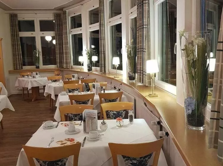 Отель Teuchelwald