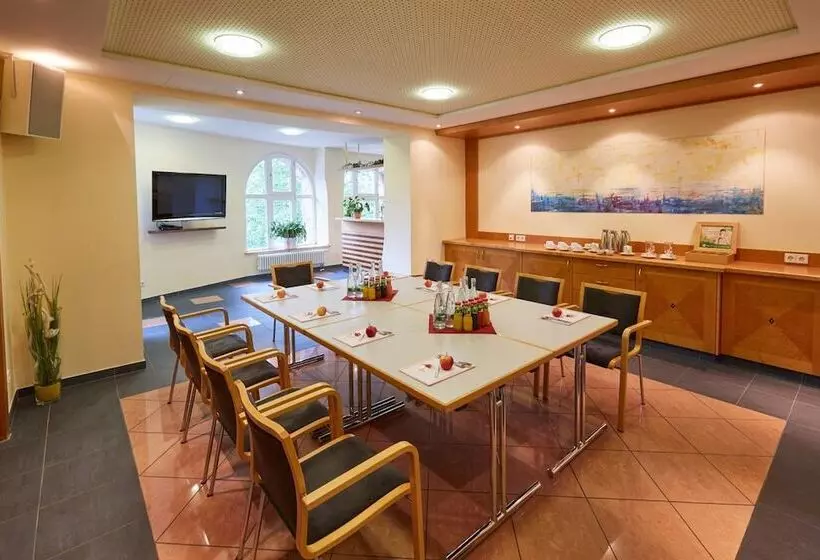 Отель Teuchelwald